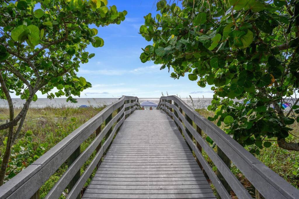 The Spanish Beach Home Only 10Mins From The Beach! Largo Buitenkant foto